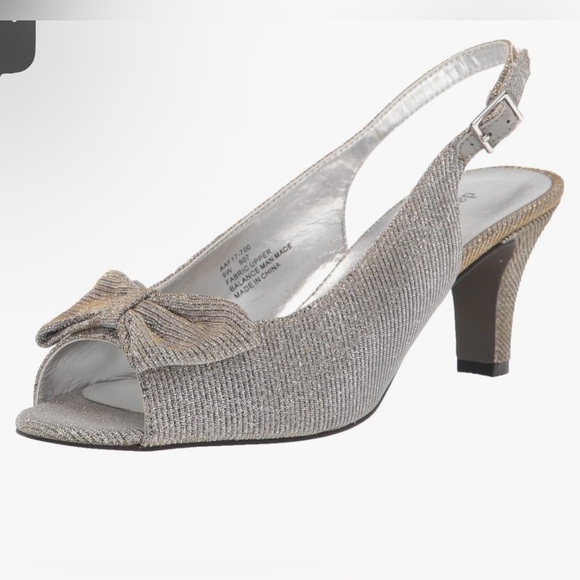 David Tate Shoes - New without box- David Tate 7.5 sling back strike gold/ silver heel‎